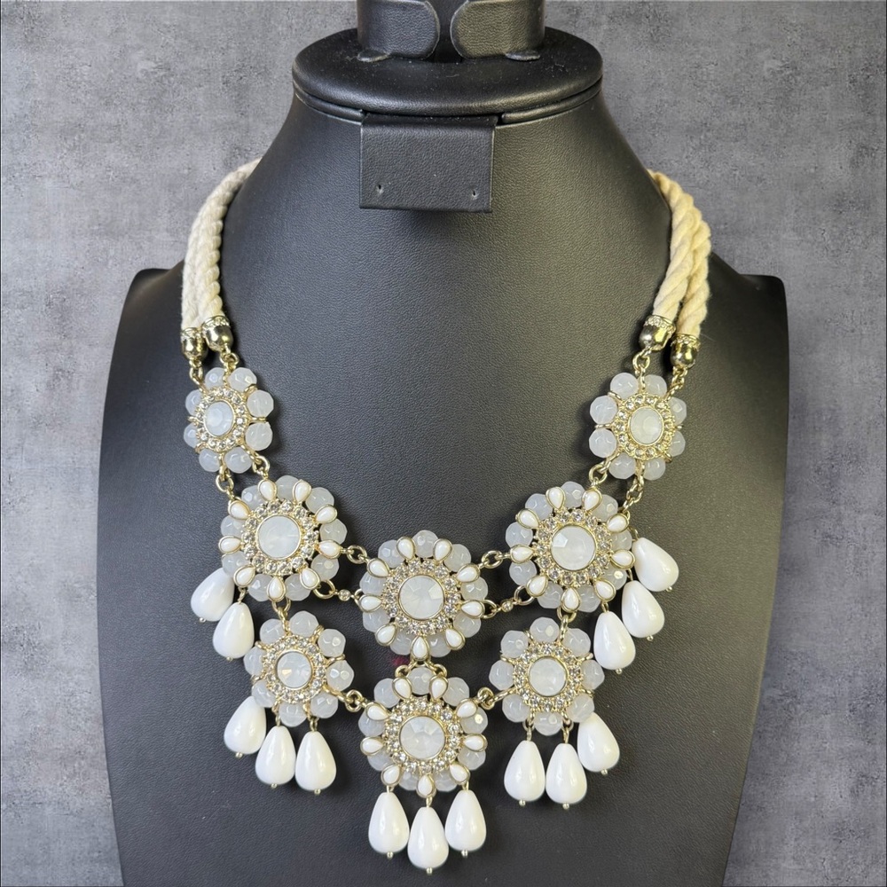 253. Banana Republic Gold‎ Tone Statement Necklace w/ Rhinestones & Beads